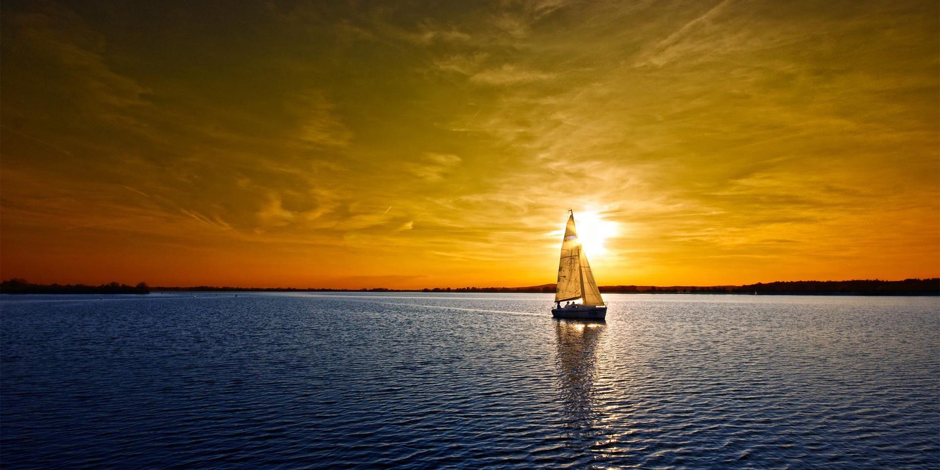 sailboat-lake-sunset